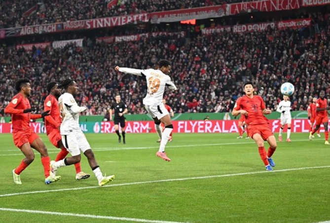 Bayer Leverkusen Tạo Nên Cú Sốc Tại Allianz Arena: Chiến Thắng Đầy Kịch Tính Trước Bayern Munich bk8 casino